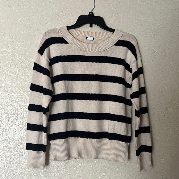 J. Crew Sweaters - J. Crew Womens Cream Black Striped Crew Neck Sweater Size M